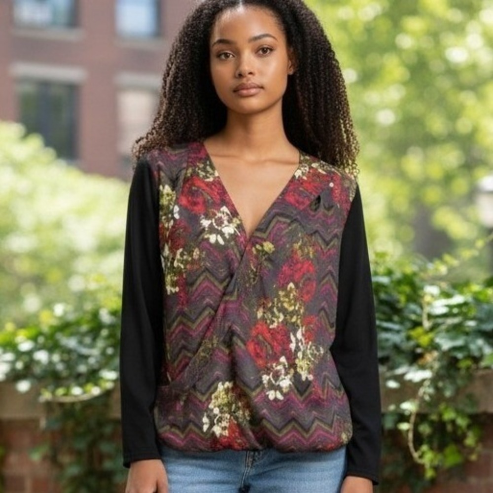 Kut from the Kloth Faux Wrap Floral Top Size Medium KFTK